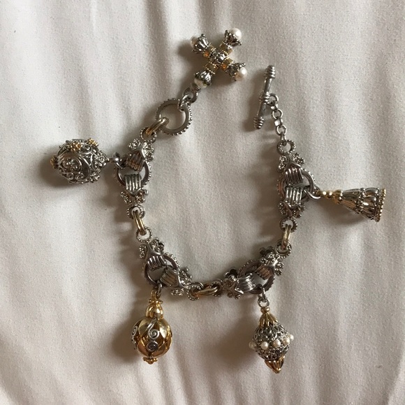 Jewelry - Vintage Charm Bracelet